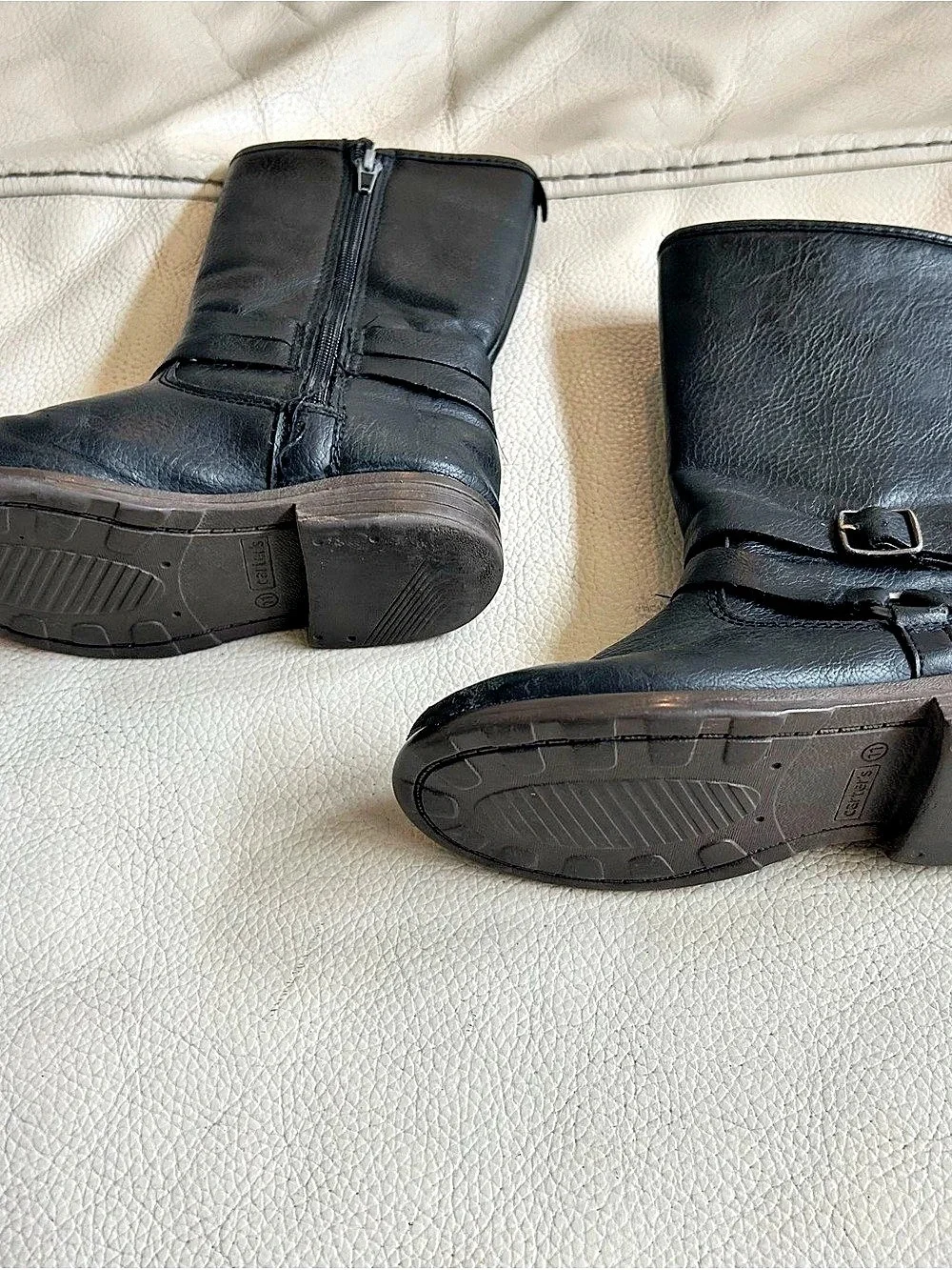 Girls Carter's Black Buckle Boots, Size US 11